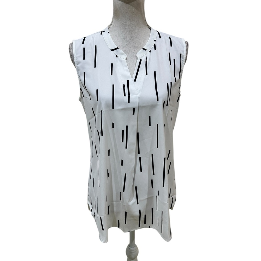 Timeson Sleeveless Black & White geometric print split neck Blouse size medium